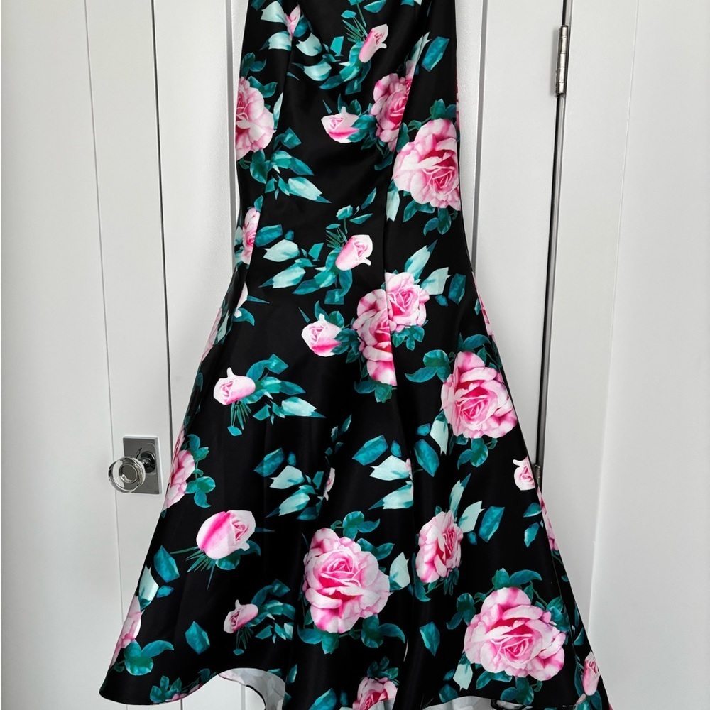 Like New! Sherri Hill Two-Piece Floral Ballgown Prom Dress Size 4 - Picture 5 of 13